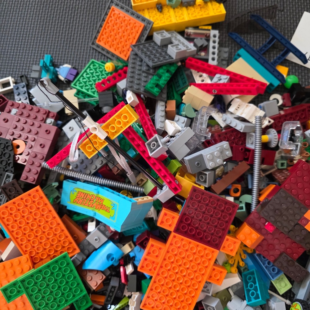 LEGO Bulk Lot 8lb Mixed Bricks Plates Specialty Pieces Minecraft Scooby Doo - Picture 1 of 12